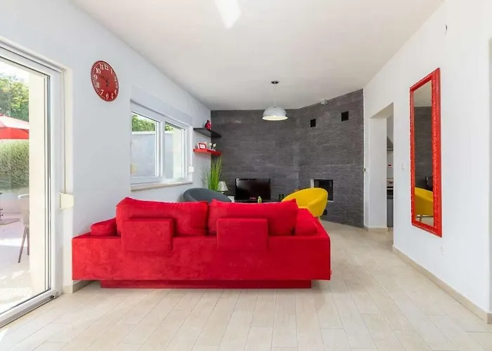 别墅 In Fa Ana With Swimming Pool *