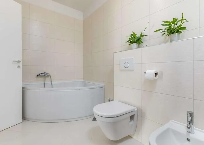 别墅 In Fa Ana With Swimming Pool 法扎纳